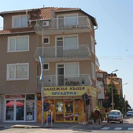 Guest House Taligarov Pomorie Exterior photo