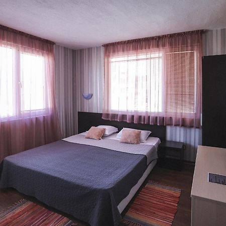Guest House Taligarov Pomorie Exterior photo