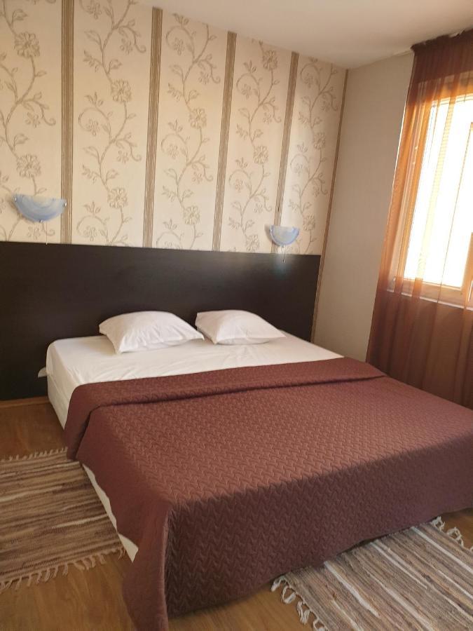 Guest House Taligarov Pomorie Exterior photo