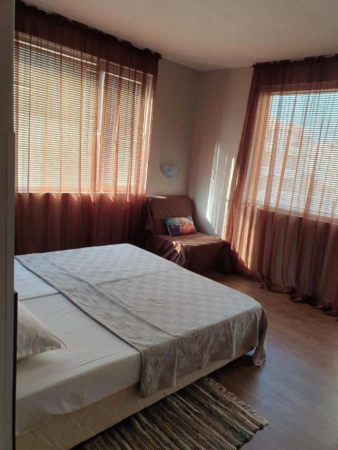 Guest House Taligarov Pomorie Exterior photo