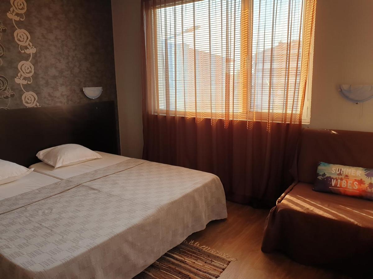 Guest House Taligarov Pomorie Exterior photo