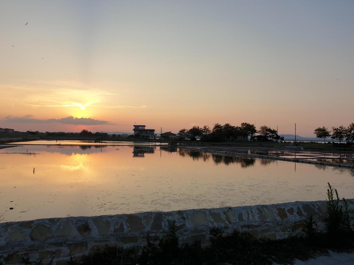 Guest House Taligarov Pomorie Exterior photo