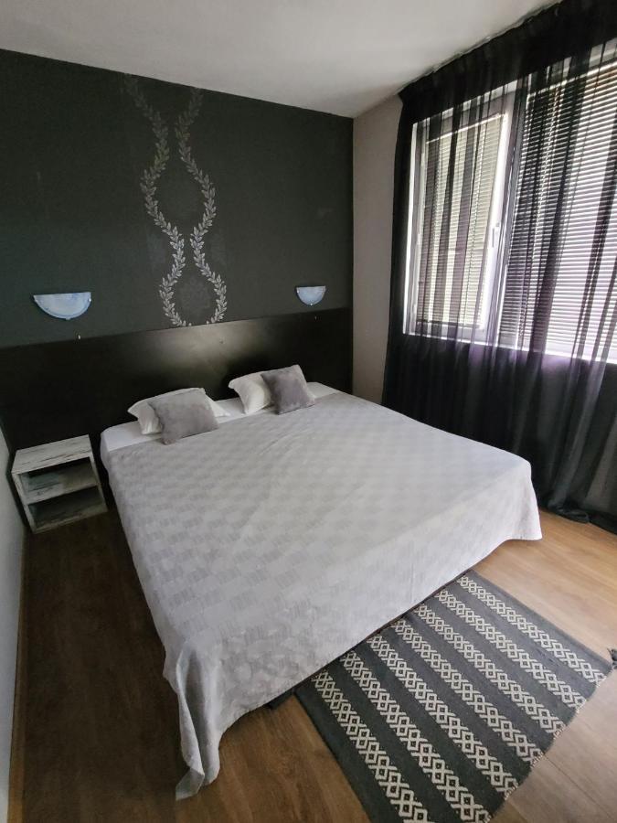 Guest House Taligarov Pomorie Exterior photo