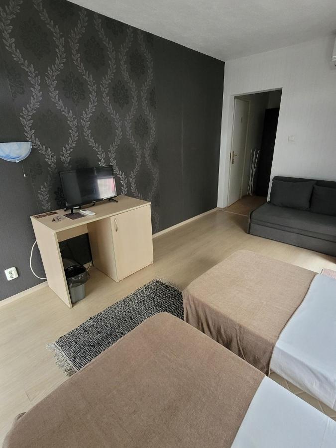 Guest House Taligarov Pomorie Exterior photo